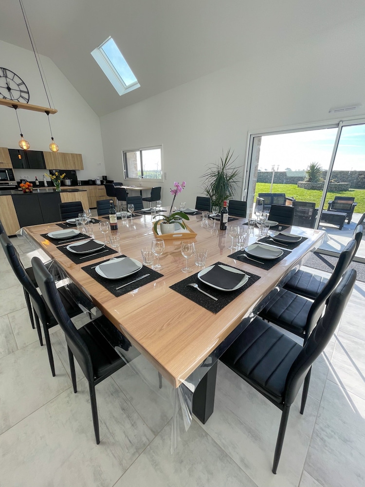 House in Ploudalmezeau With Heated Pool & Beaches