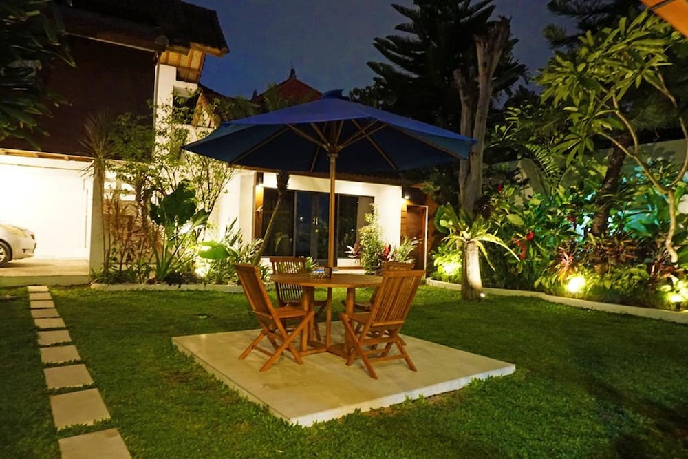 3 Bedroom Authentic Villa In Canggu view 3