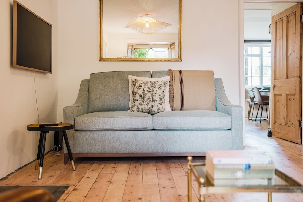 Historic 3 BD Cottage in the Cotswolds