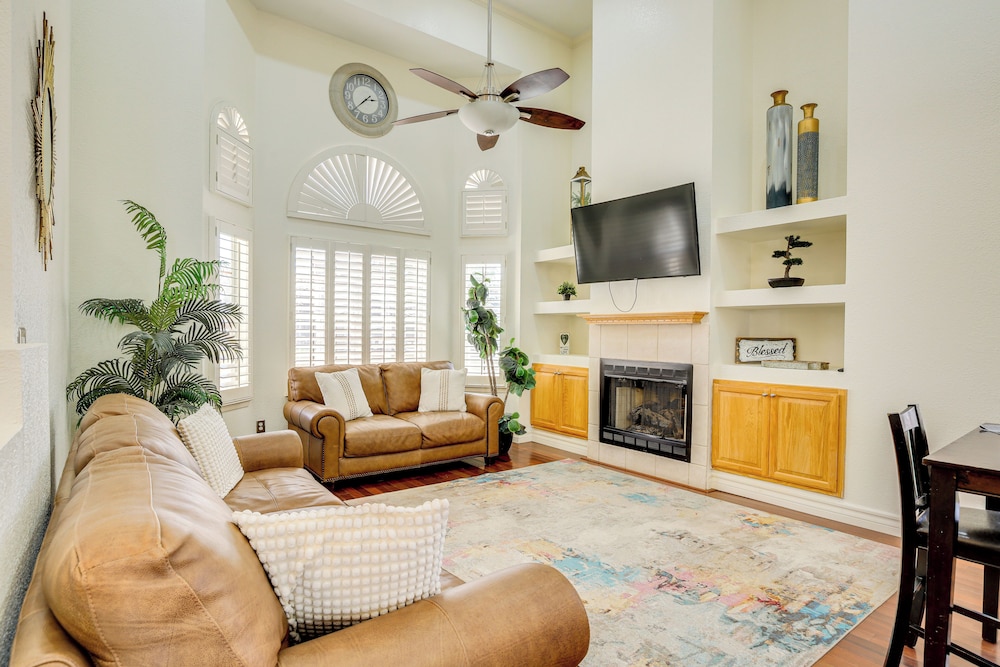 Patio, Pool & Spa: Family Retreat in Horizon City!