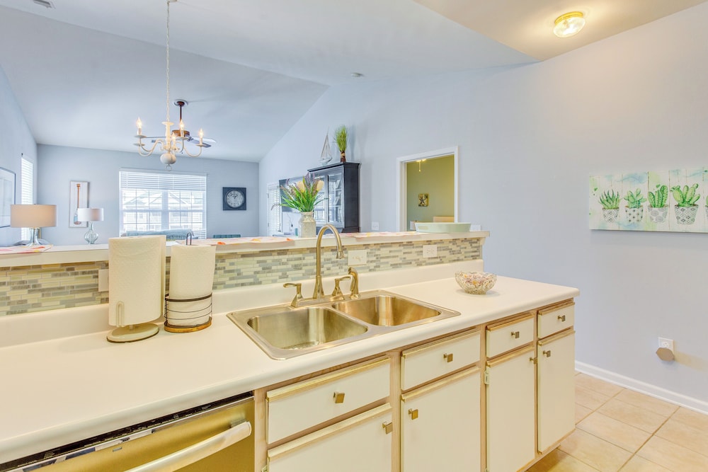 Golf, Swim & Explore: Sunset Beach Family Condo!