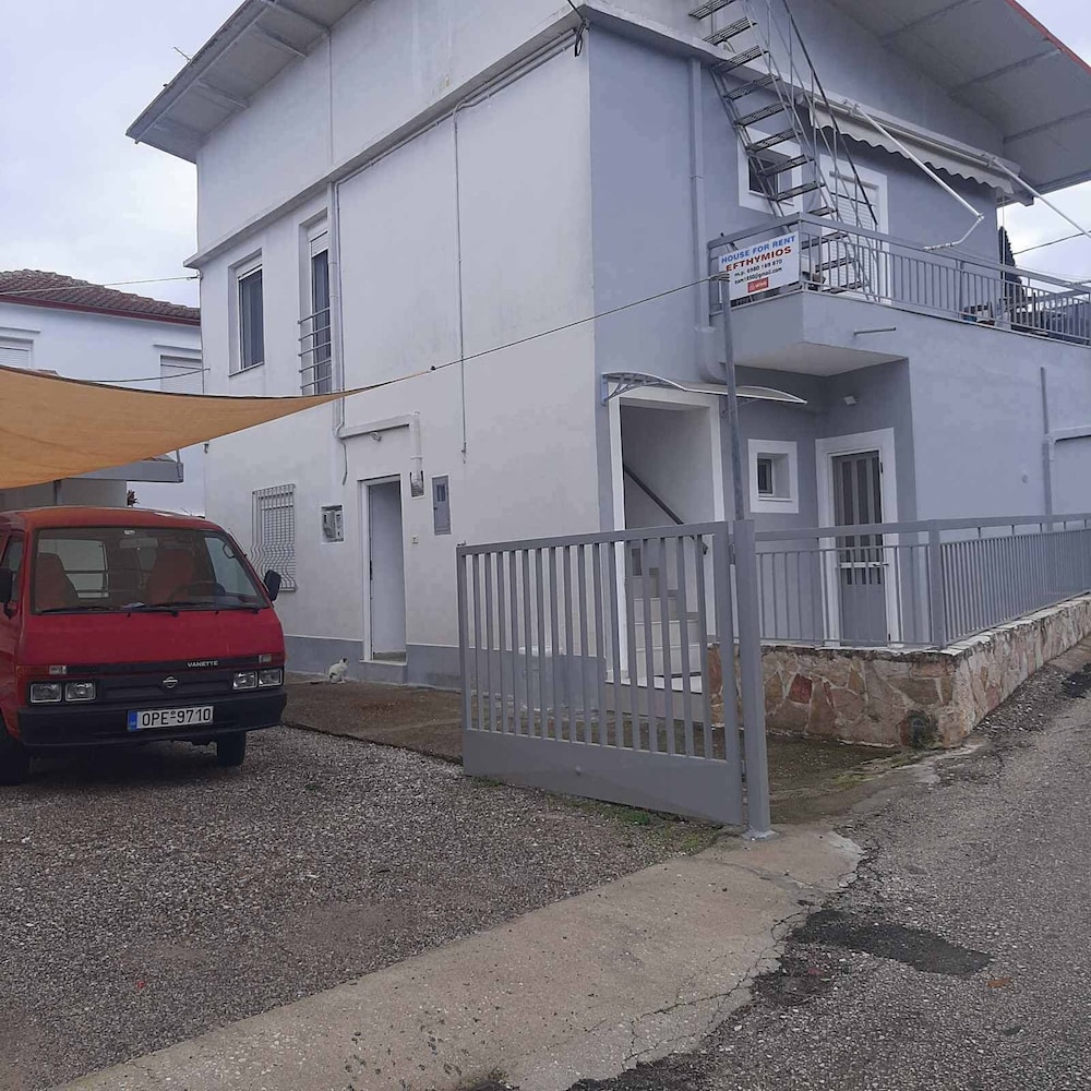 Cozy Grammatikou Home - Traditional Stay Parking
