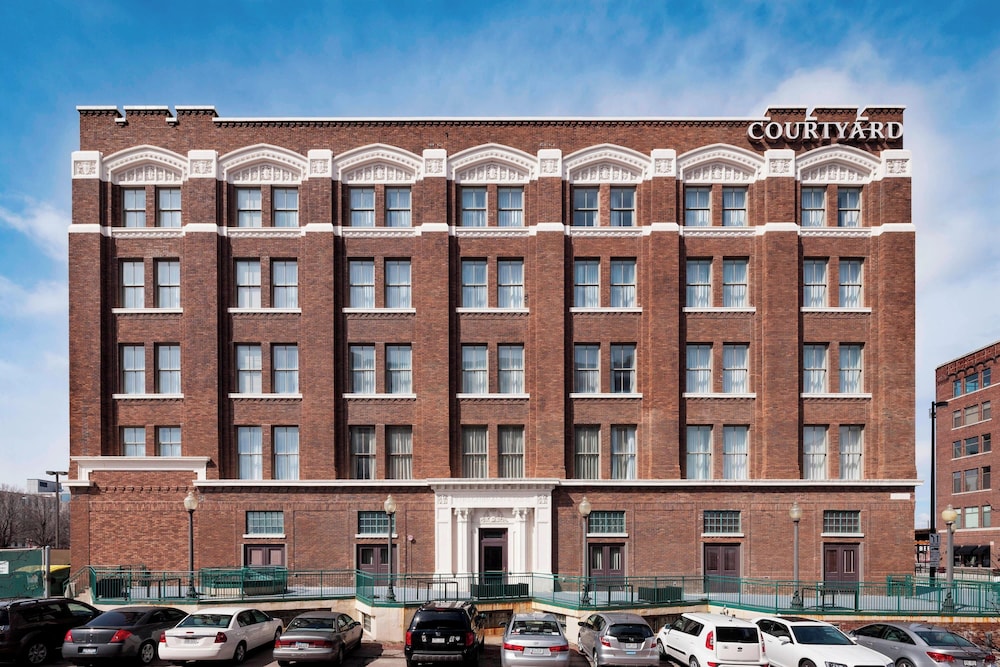Hotel Courtyard by Marriott Omaha Downtown - Image 1
