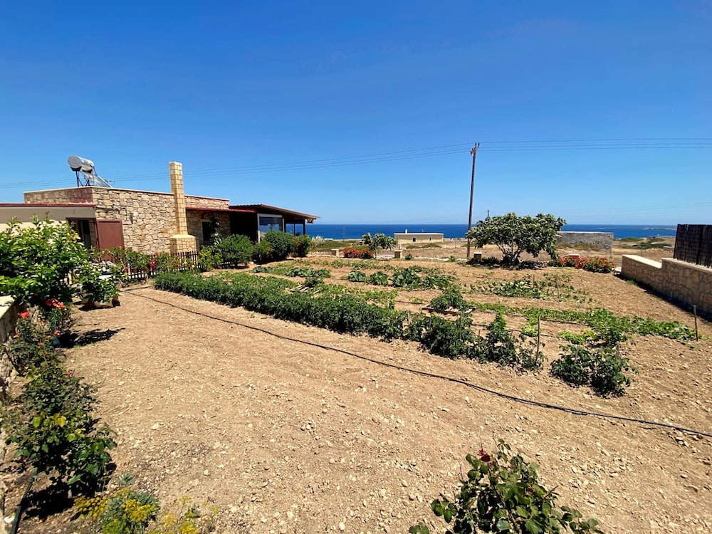 Michail Suites Afiartis Vatha