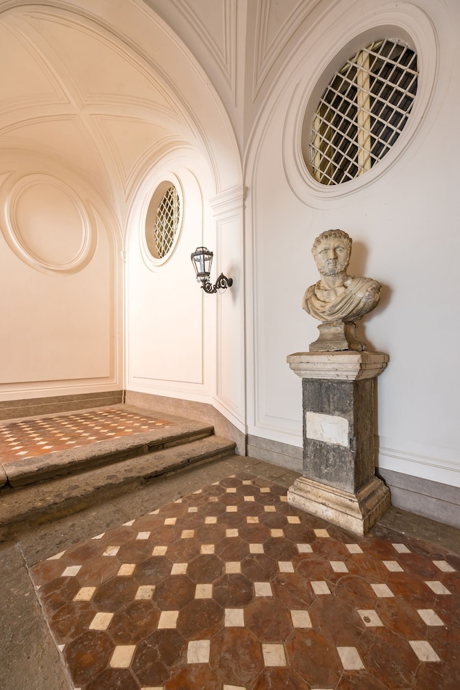 Palazzo Maddaloni Sweet Home By Napoliapartments
