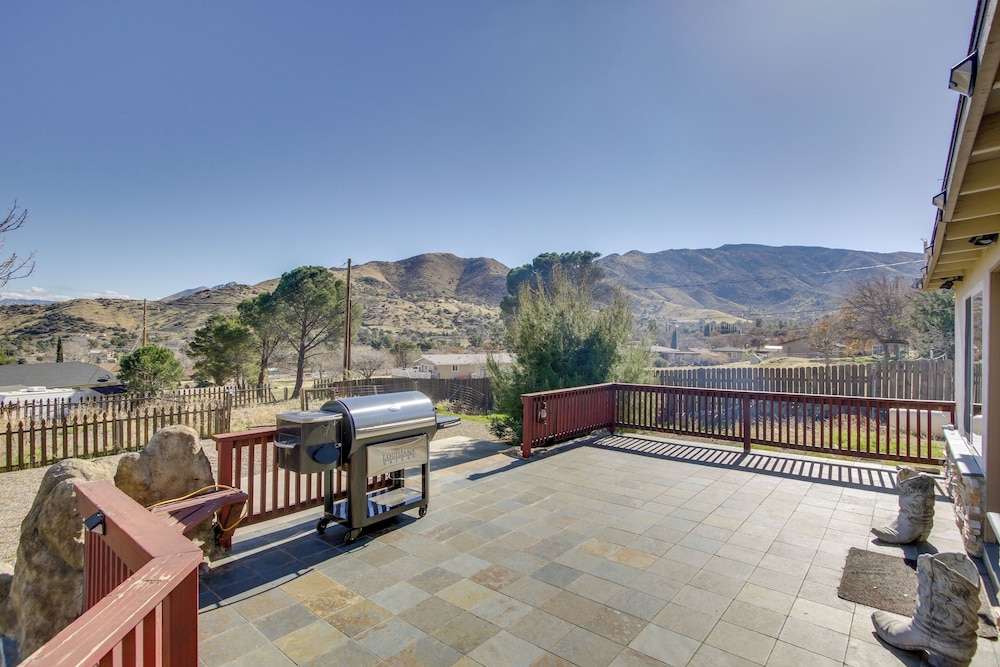 6 Mi to Lake Isabella: Mountain Mesa Getaway