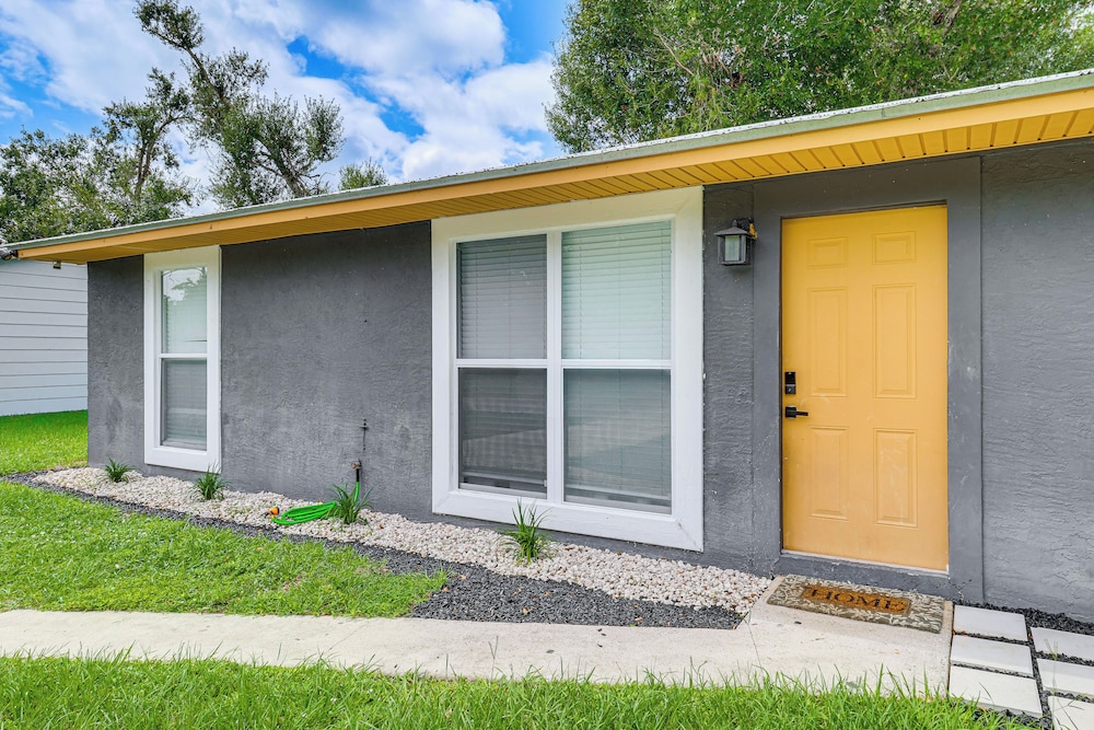 Within 10 Mi of Fort Pierce Beaches! Bright Duplex