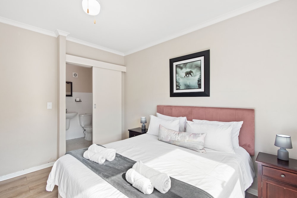 Bougain Villa CB206