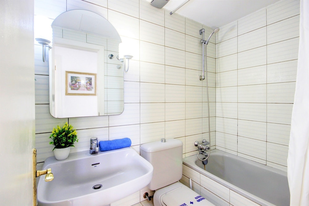 Apartment in Roses Near Sand Beach