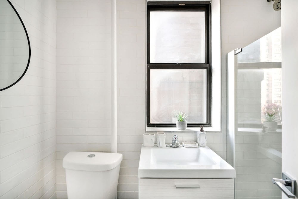 1290-3 New Renovated 2 Bedrooms in UES