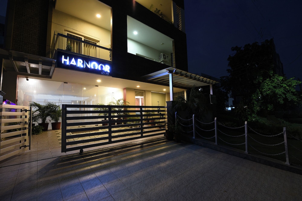 Fabhotel Harnoor House