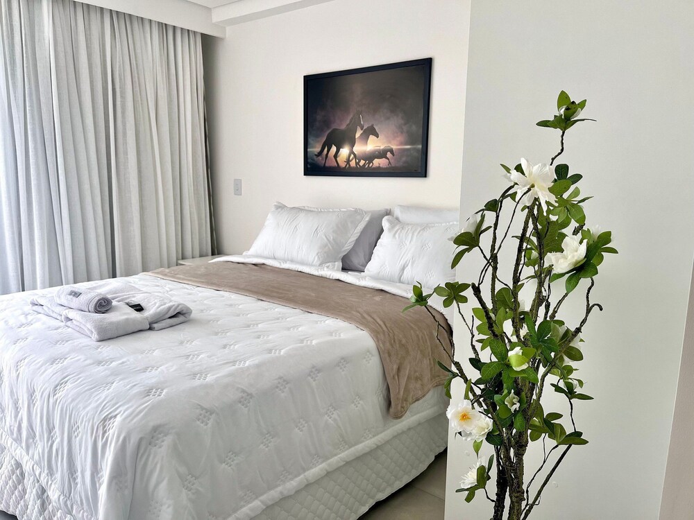 Hyde Park OCEANVIEW - by Living