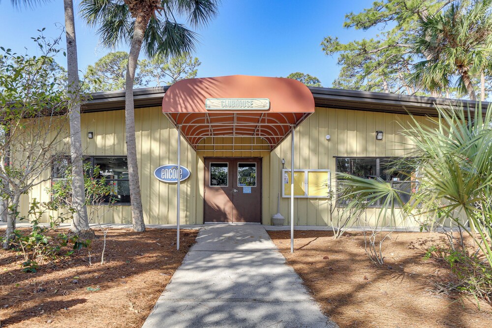 3 Mi to Nokomis Beach: Resort Home in Florida