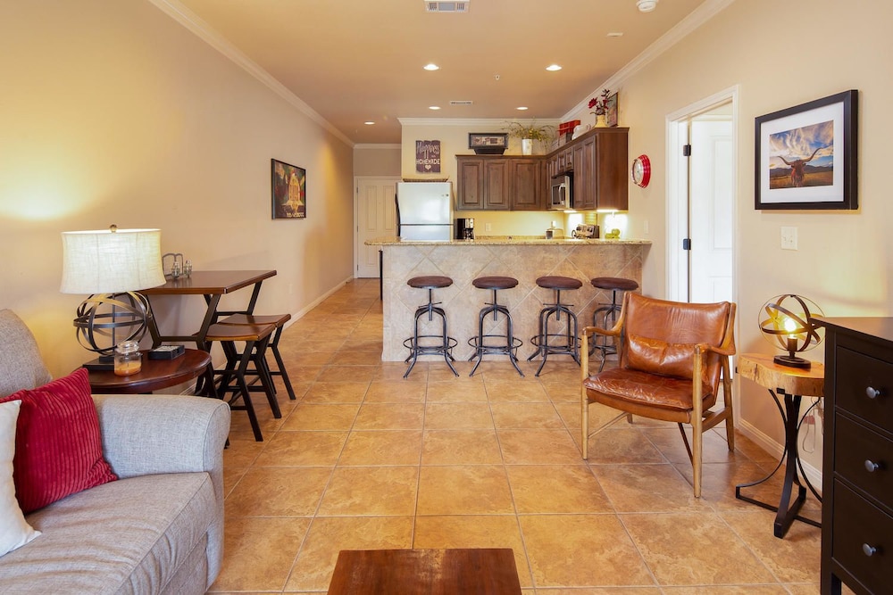 Parker River Haus Vg106 3 Bedroom Condo by RedAwning