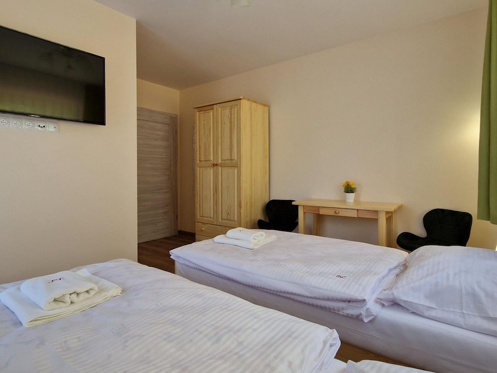 Holiday Home Wisniowa With Pool and Nature