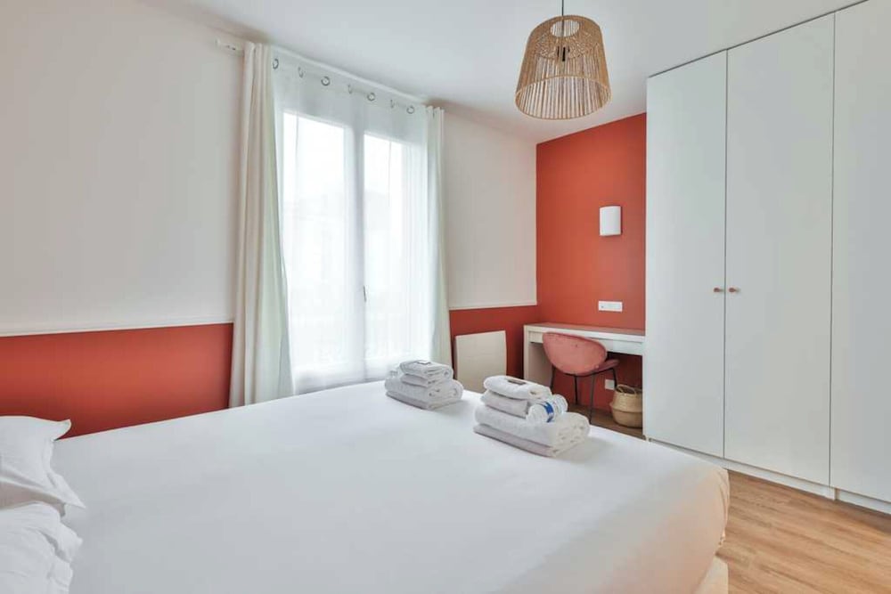 Super Apartment 4p/1br - Flee Market Saint Ouen view 2