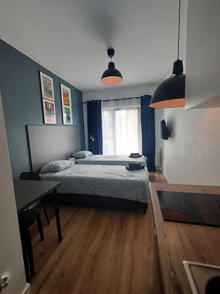 Adler Apartments