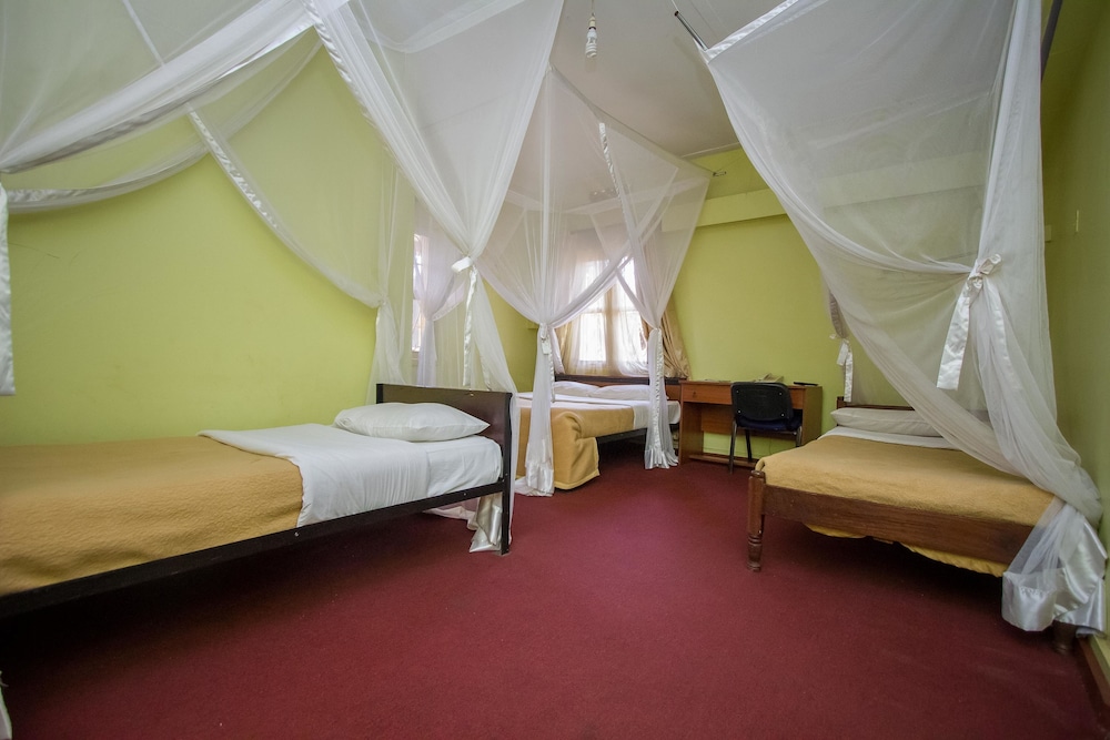 Emirina Travel Hotel
