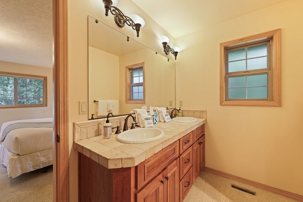 4 Tan Oak Lane 5 Bedroom Home