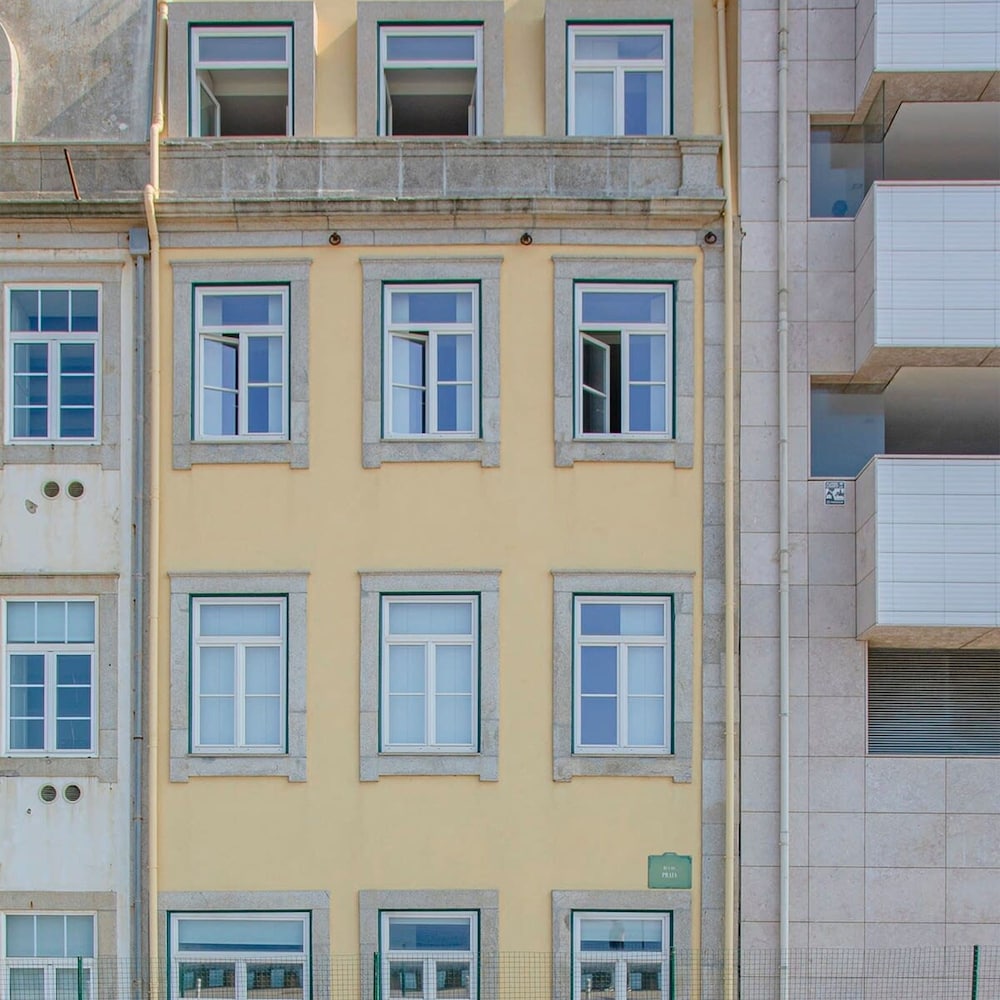 Liiiving in Porto - Modern Coastline Apartment