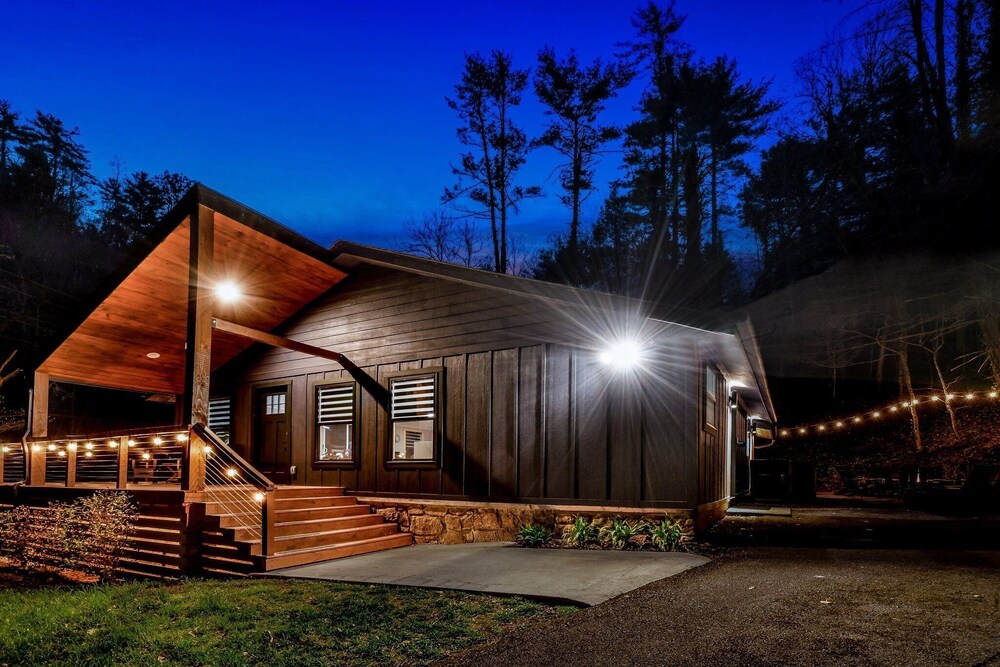 Creekside Retreat 3 Bedroom Cabin