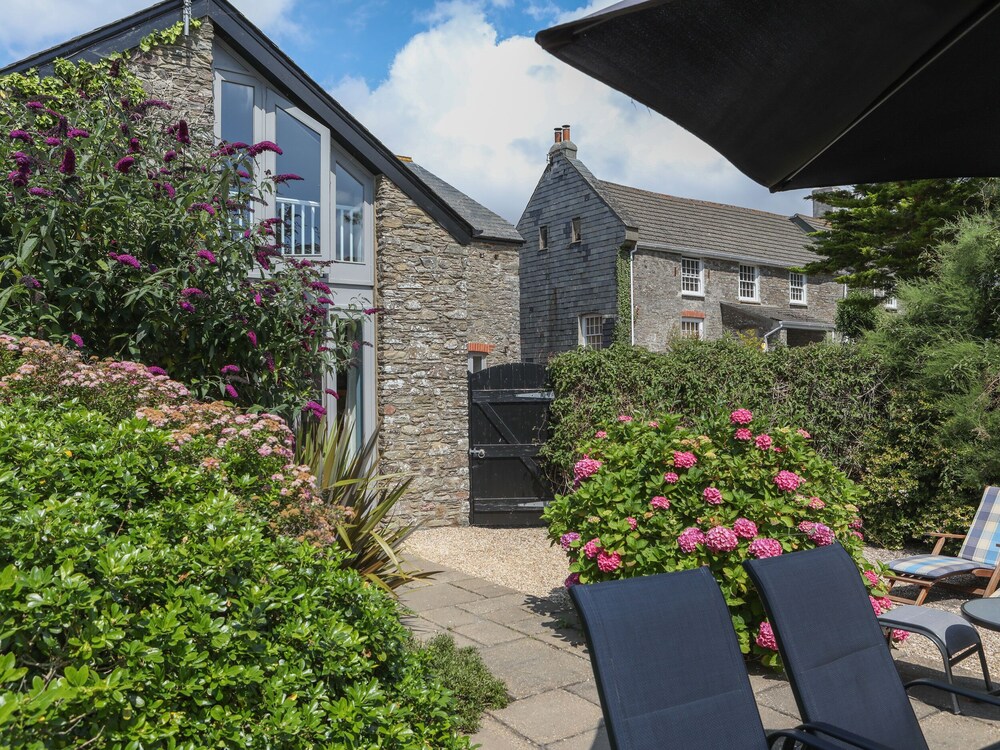 Stable End Cottage view 3