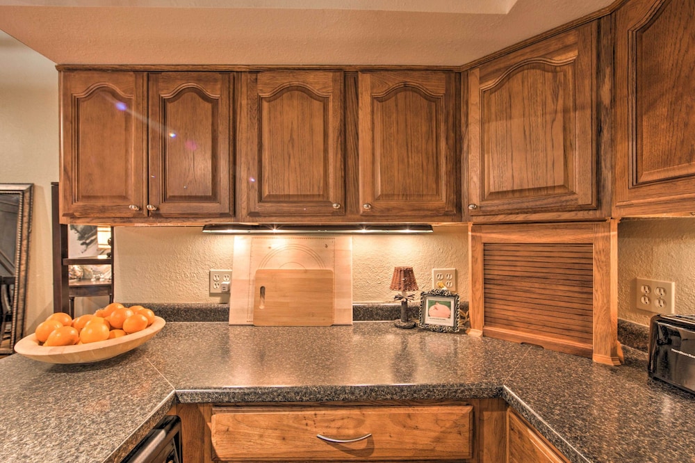 Marshall Vacations - Updated Apartment in Historic Dtwn Marshall! - Property Image 11