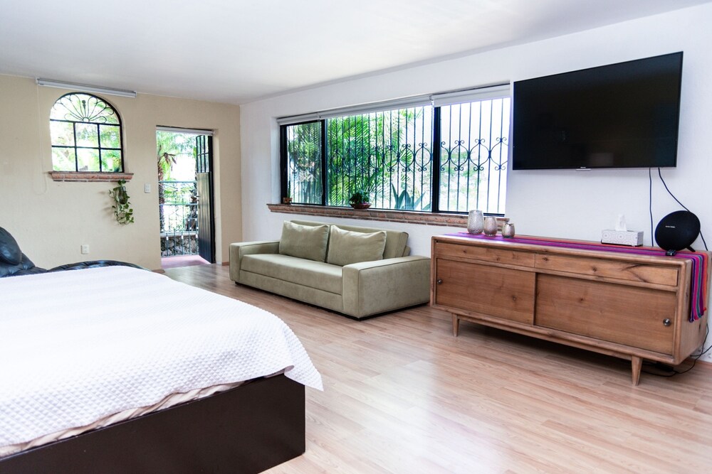 Anana Rancho San Rafael Pool and Lake Views