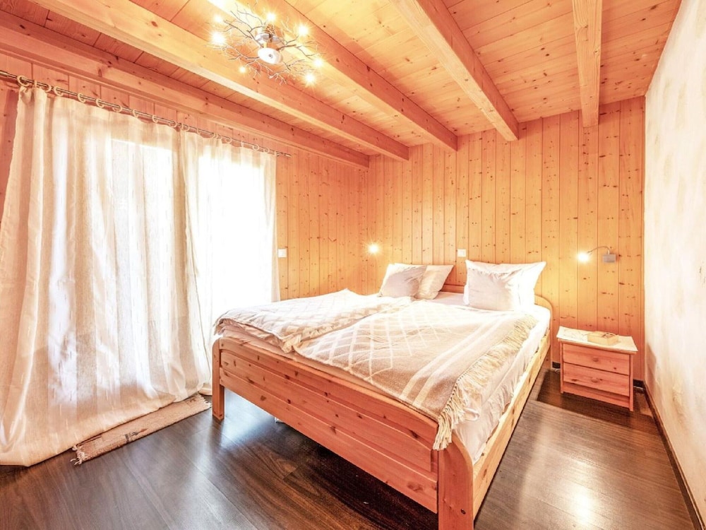 Exceptional Chalet With Outdoor Bubble Bath