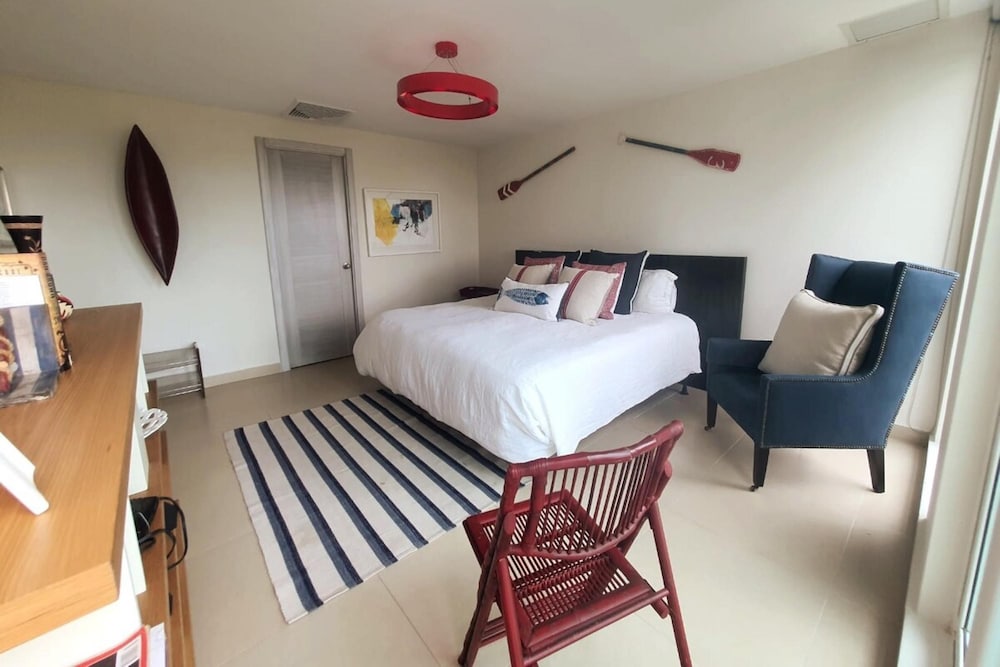The Beach-front Condo by Acomodo Long Stay Only