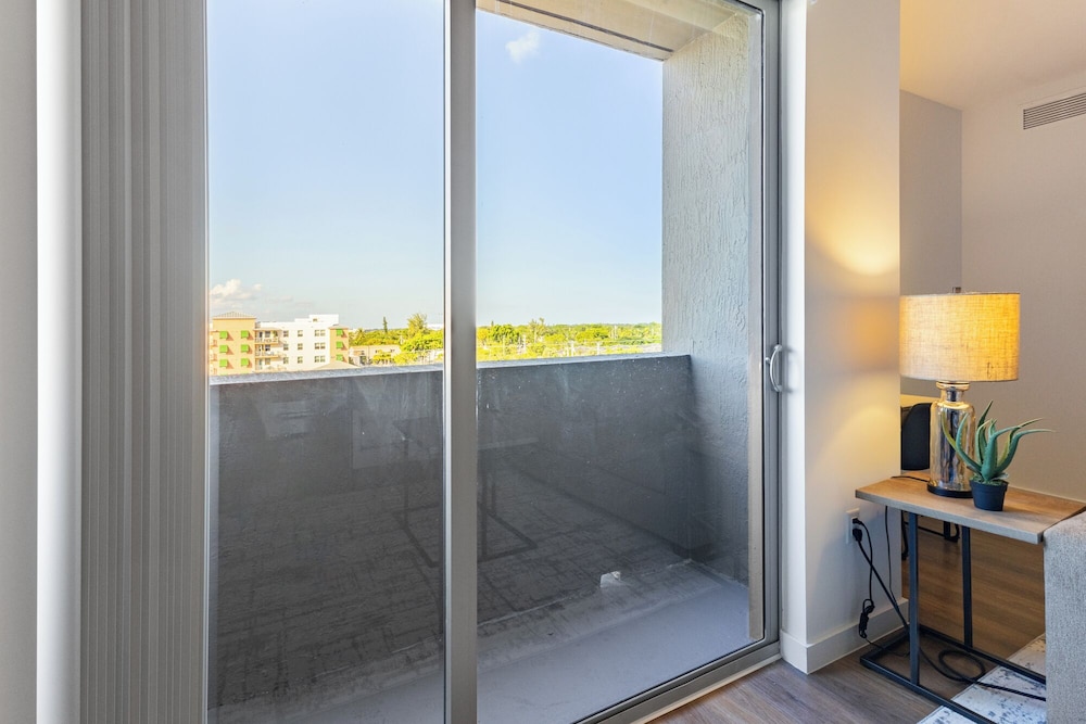 Landing Apartments - Pompano Beach