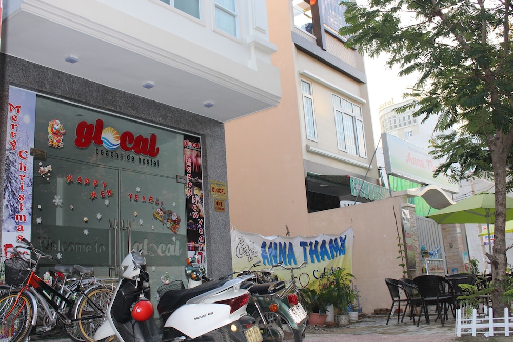 Glocal Beachside Hostel