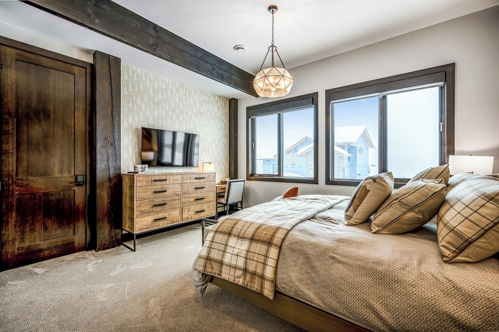 Opulence At Big White
