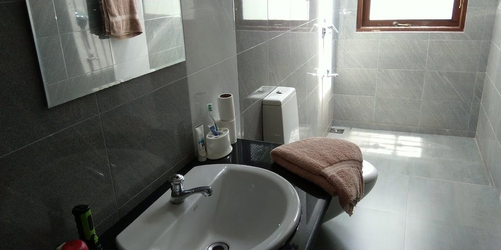 Negombo Holiday Home