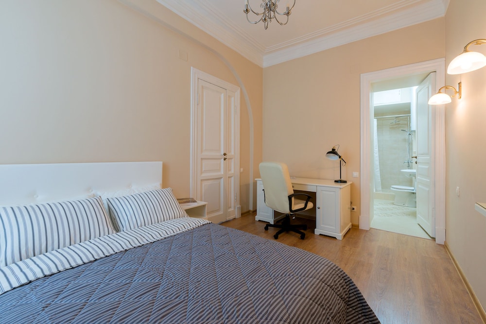 City of Rivers near Hermitage 4 Rooms