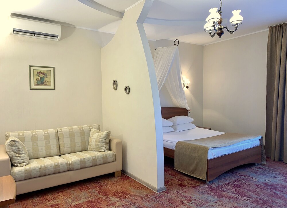 Almaz Hotel