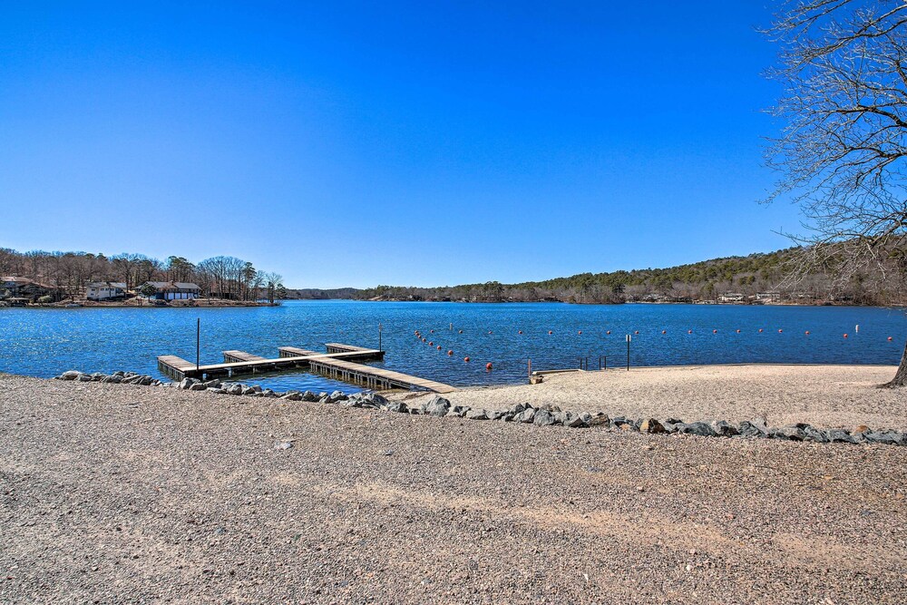 Scenic Studio on Lake Desoto w/ Patio!