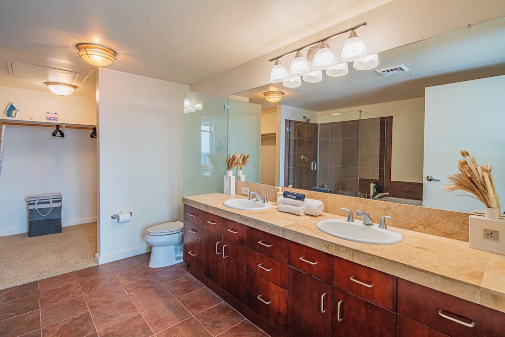 ROVE LIVING/KL - 44 Monroe