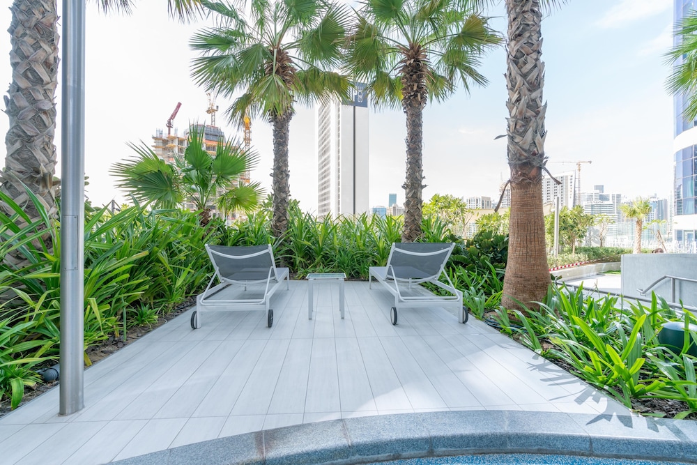 GLOBALSTAY. DAMAC Tower Paramount