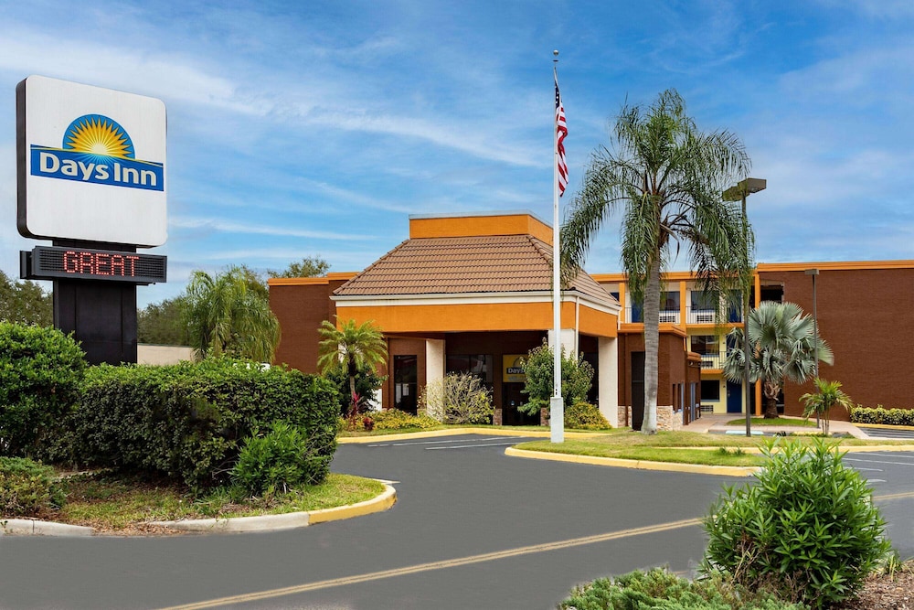Days Inn by Wyndham N Orlando/Casselberry - Property Image 3