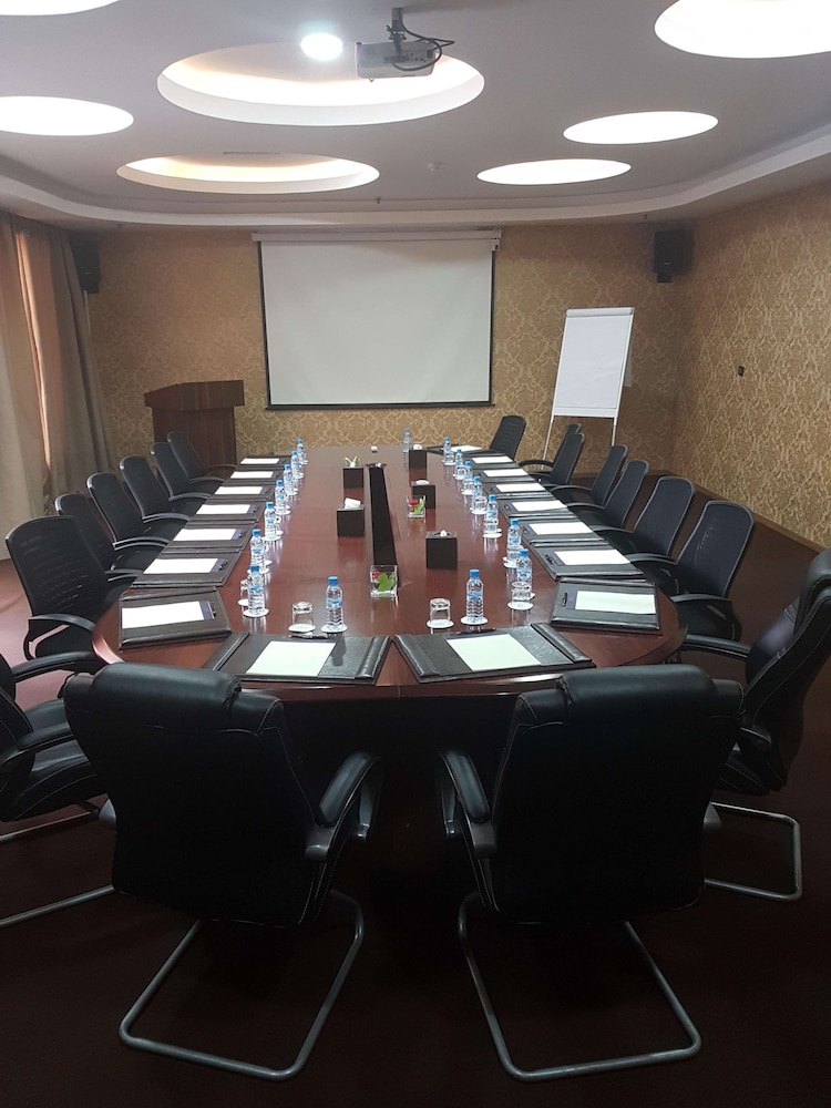 meeting & event spaces