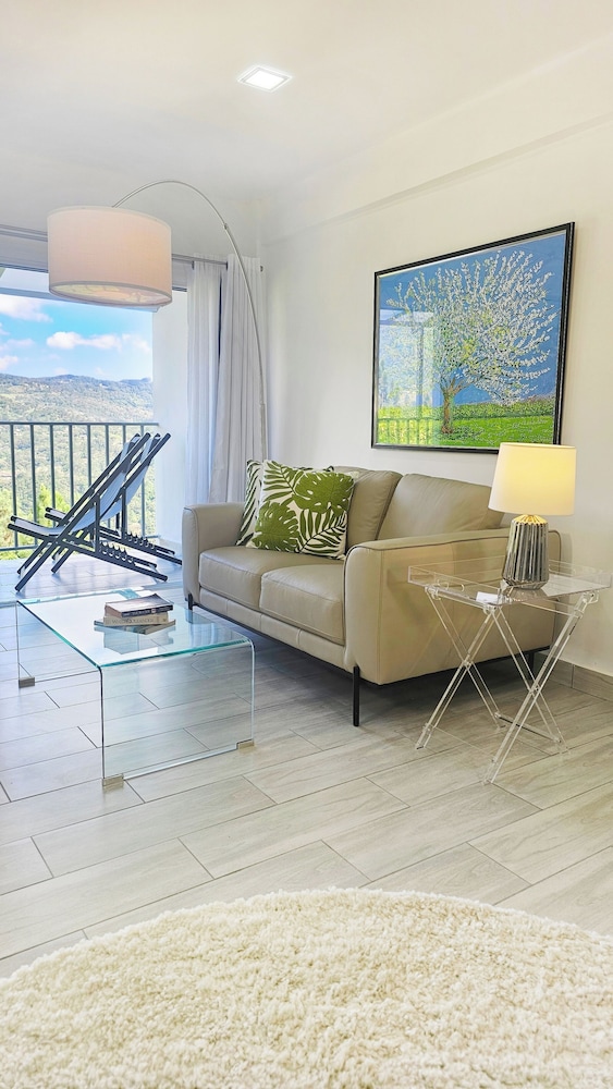 Casa Reina by Villa Alejandro
