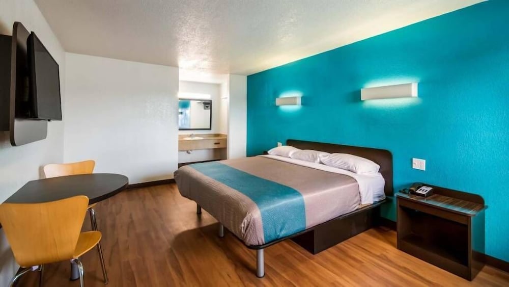 Motel 6 Houston, TX – FM 1960 - Bammel