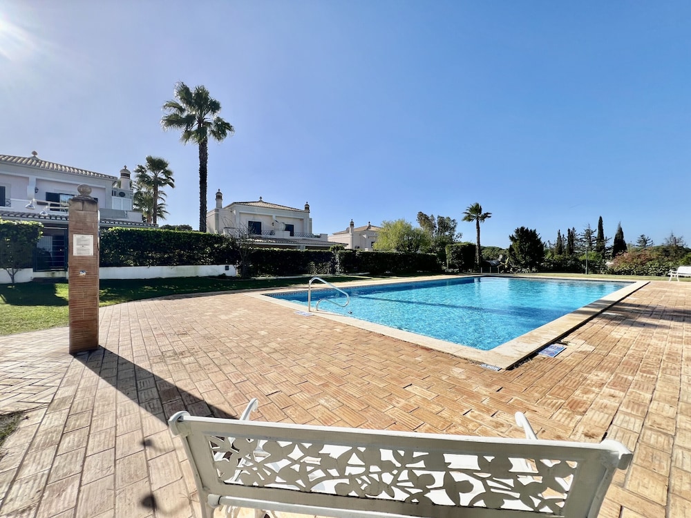 Vilamoura Deluxe Villa by Homing