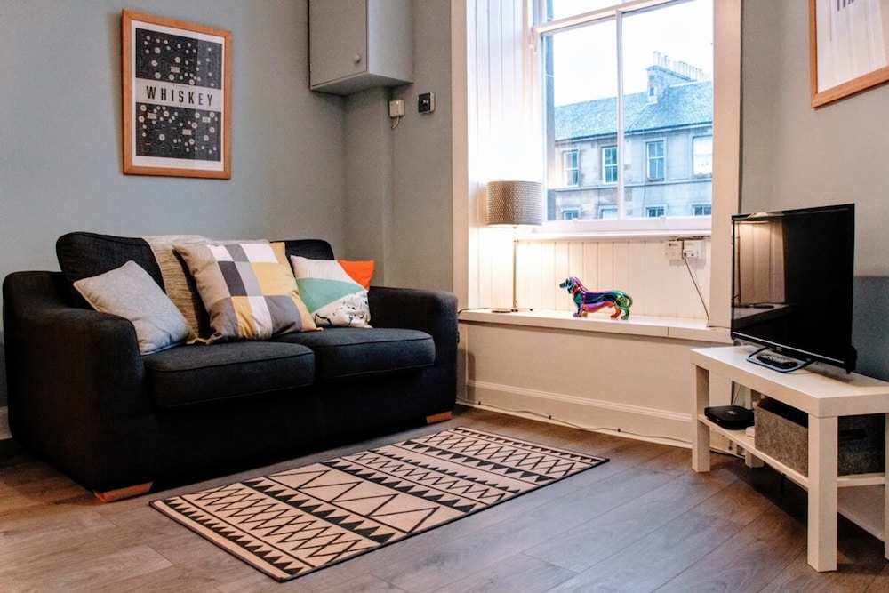 Stylish Apartment in Edinburgh's New Town