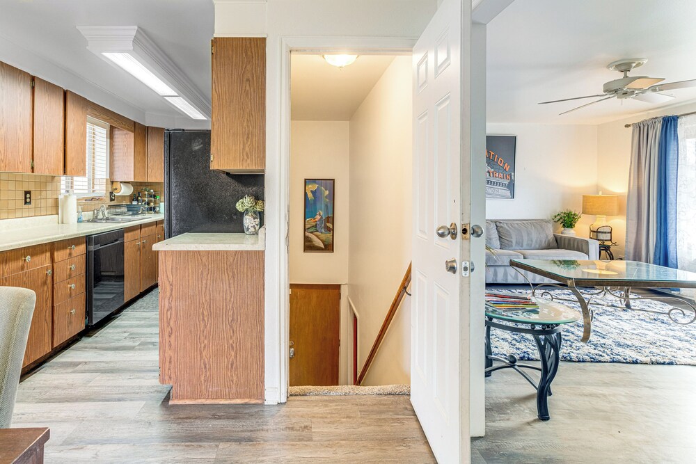 7 Mi to Dtwn Denver: Home w/ Large Yard!