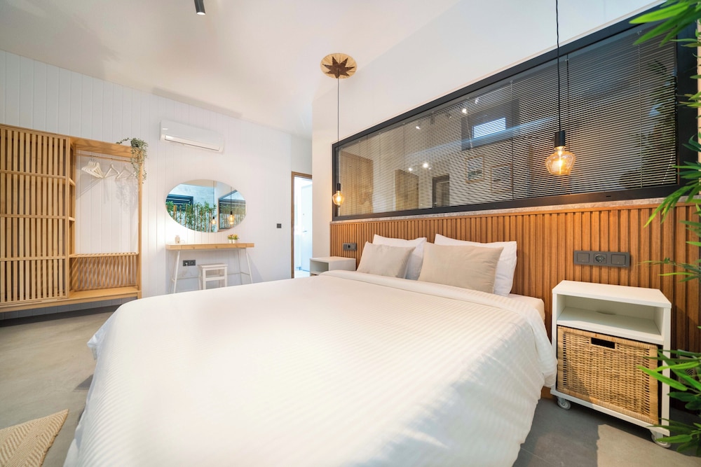 Villa Oxy & Seaview & Private Pool & Indoor Heated Pool