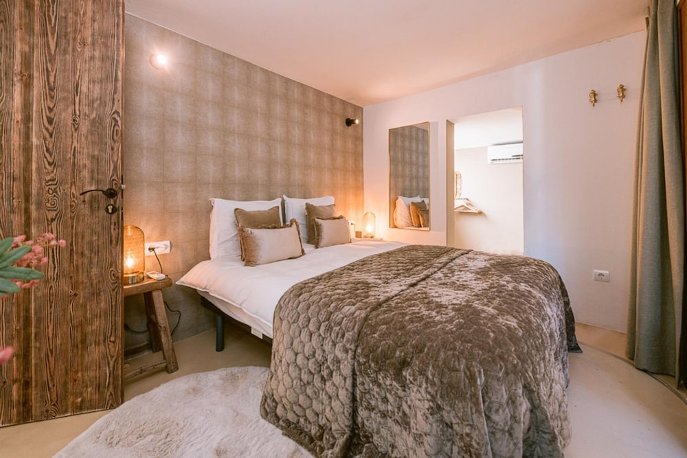 Can Furnet in Ibiza With 4 Bedrooms and 8 Bathrooms