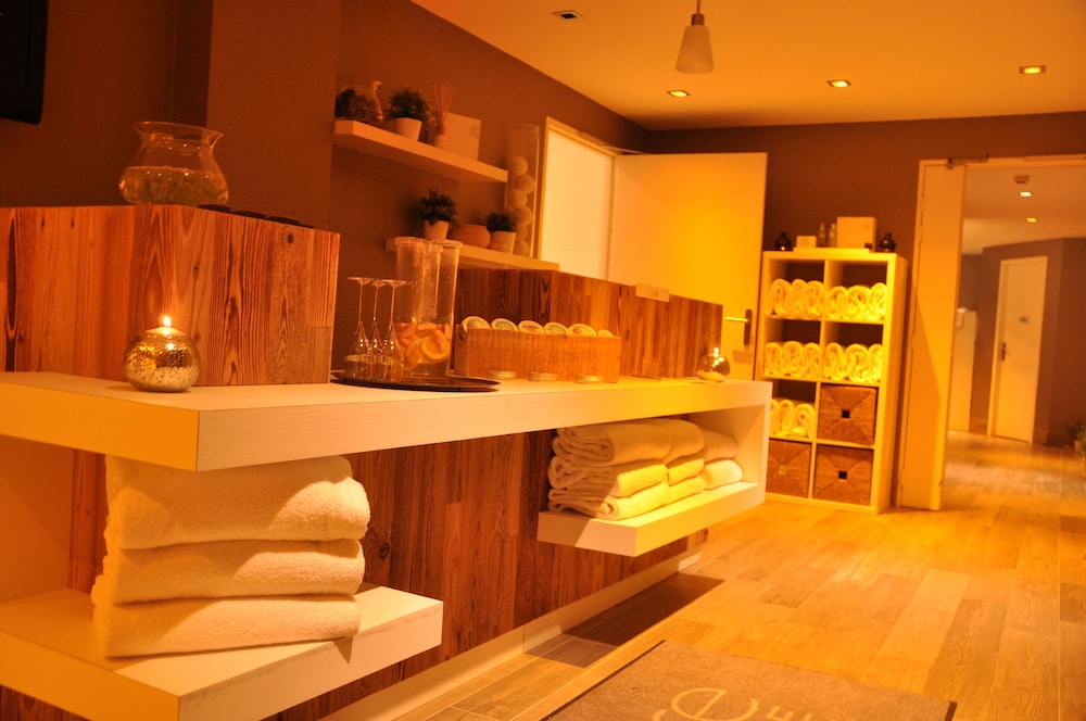 Huez Vacations - Hotel Le Pic Blanc - Property Image 11