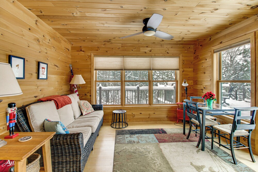 Dock & Foosball: Esquagama Lake Family Cabin